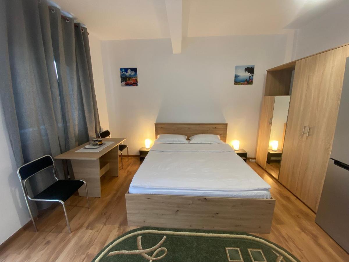 Old Town Apartment บูคาเรสต์ ภายนอก รูปภาพ